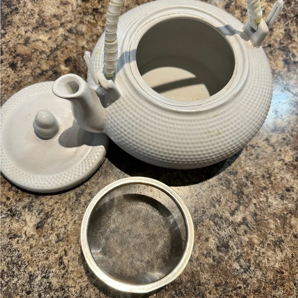 Tea pot - Picture 3 of 3